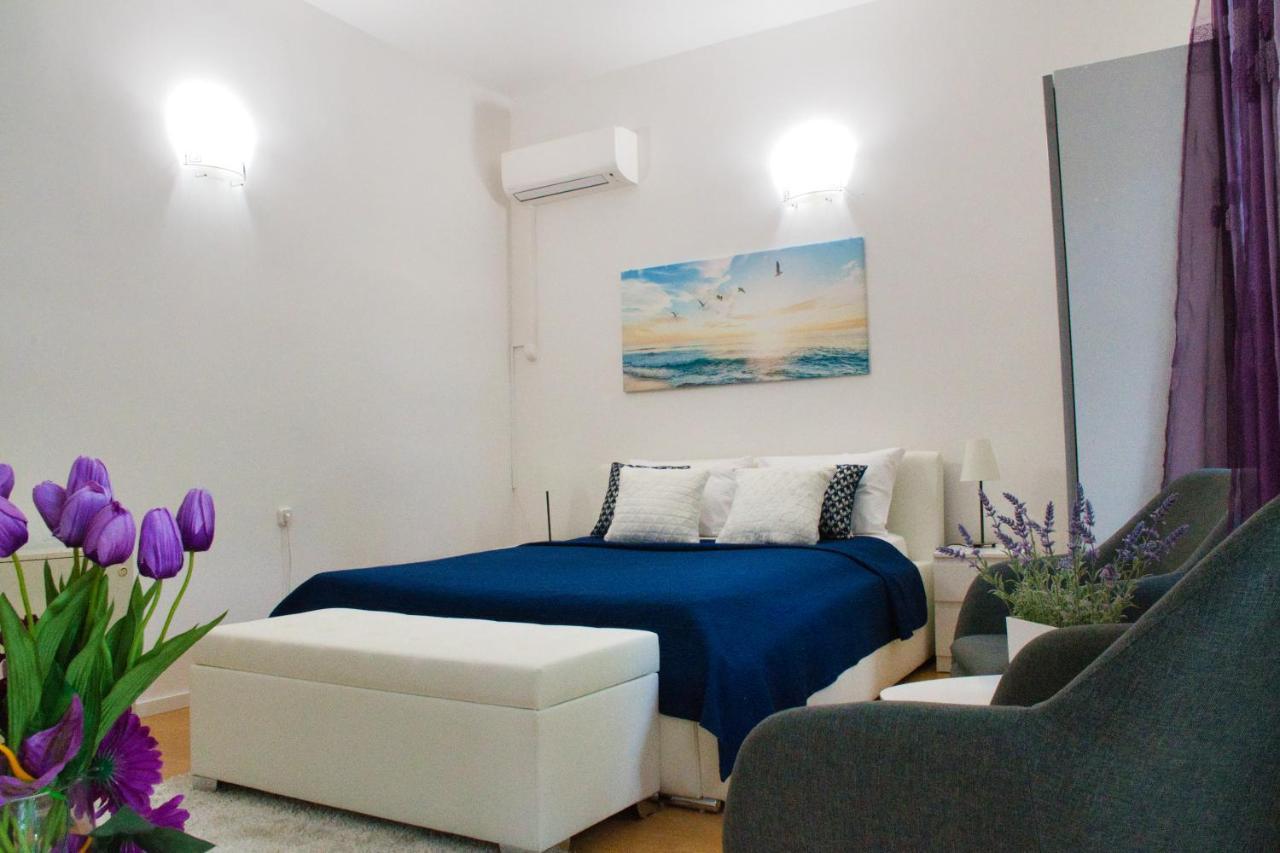 Apartment White Orchid *